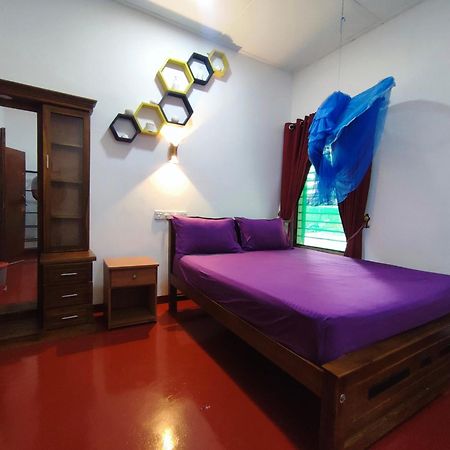 Breeze Guest House Triquinimale Exterior foto