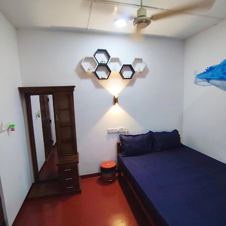 Breeze Guest House Triquinimale Exterior foto
