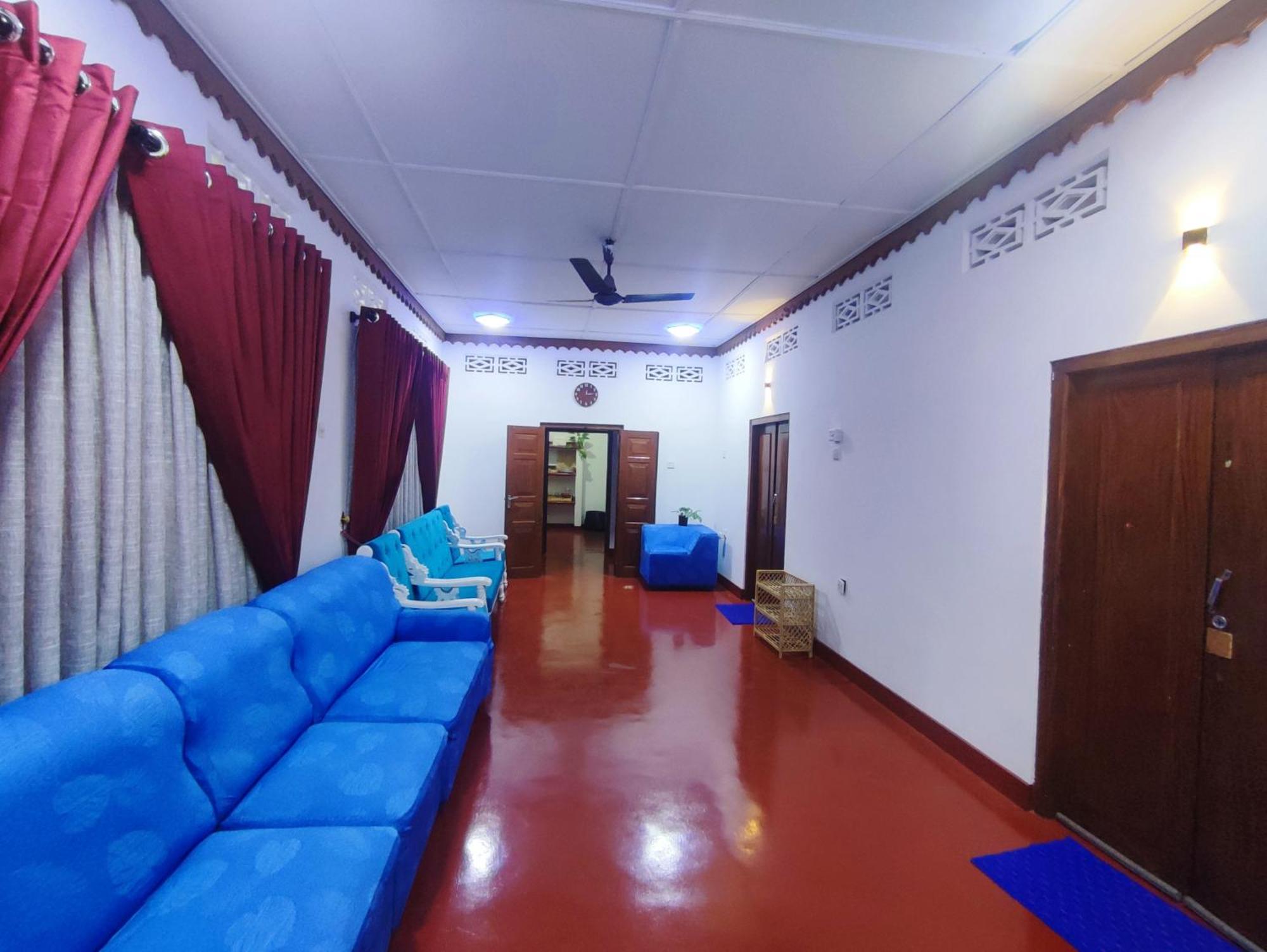 Breeze Guest House Triquinimale Exterior foto