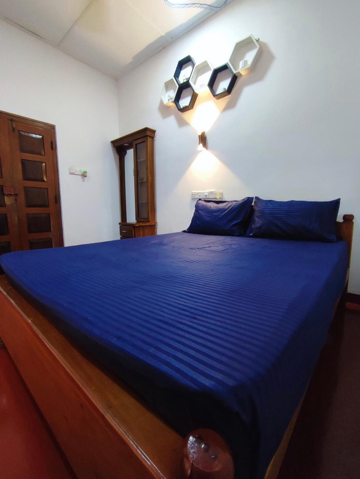 Breeze Guest House Triquinimale Exterior foto
